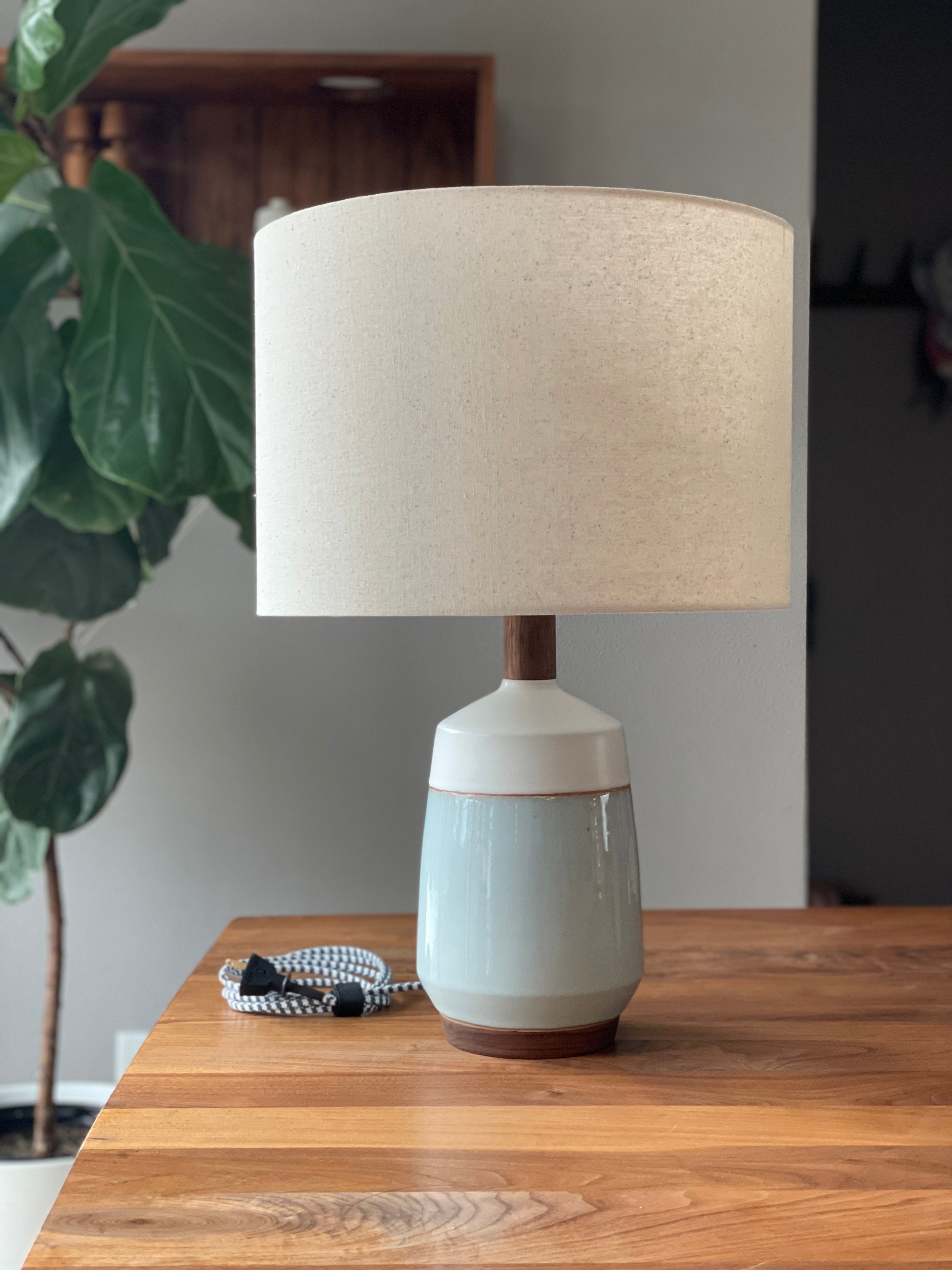 DHD stub 99 ライトグレー Signature Design by Ashley Dreward Casual 25 Inch Paper Table Lamp